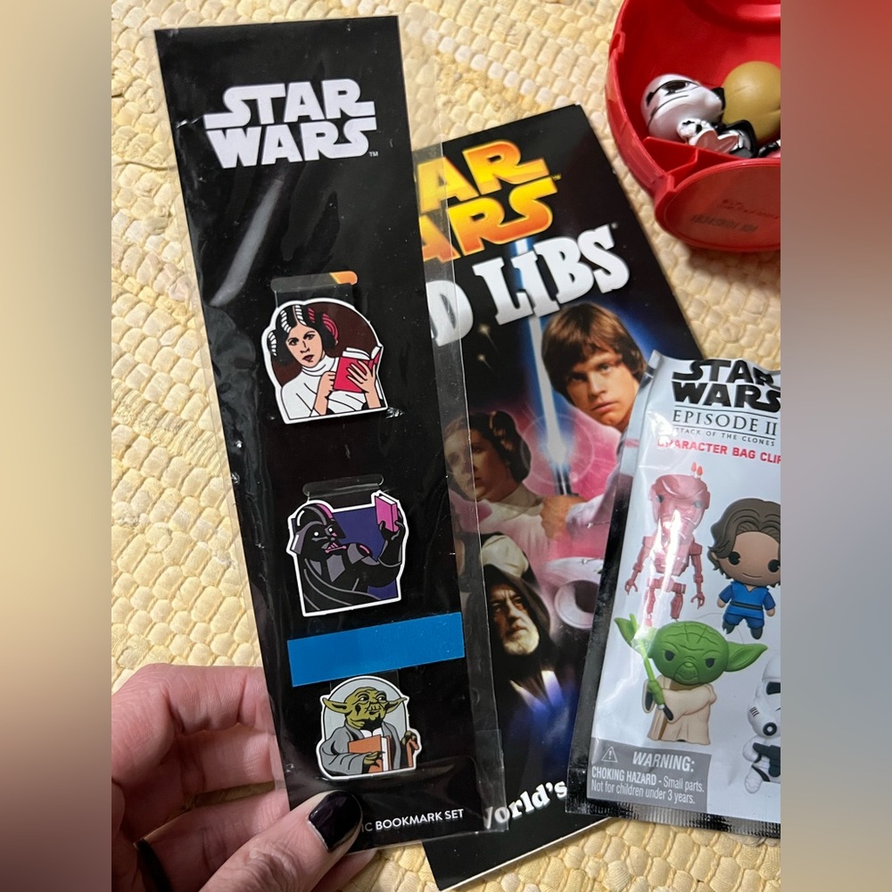 Star Wars Toy and Fun Bundle - Perfect Gift for Star Wars fans - Picture 2 of 6